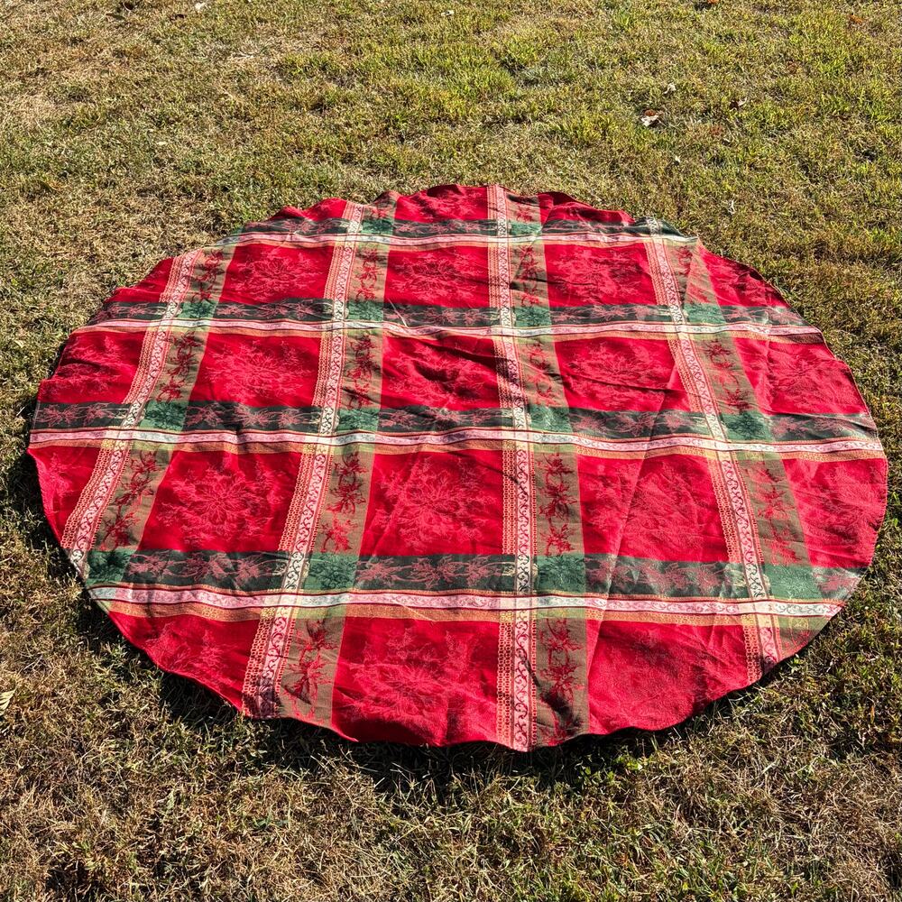 St Nicholas Square Christmas Plaid Tablecloth Round Red Green Damask 70"